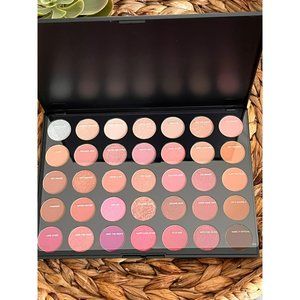 MORPHE 35XO Natural Flirt Artistry Palette Eyeshadow Shimmering Nudes and Blush